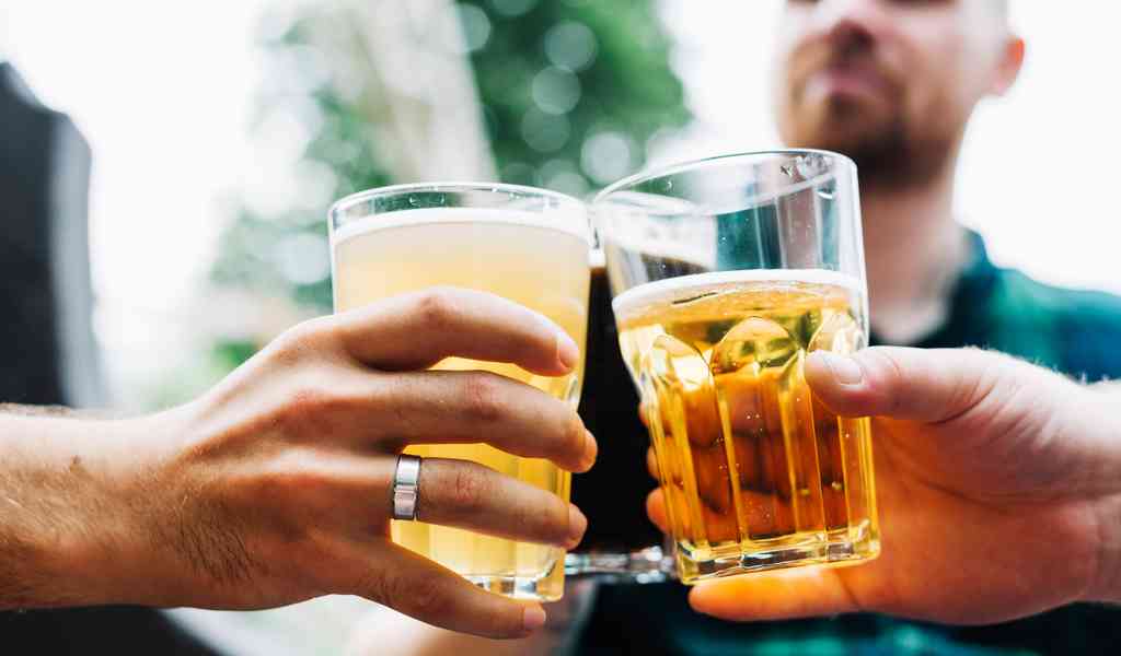 Пивной алкоголизм: его особенности и опасности
