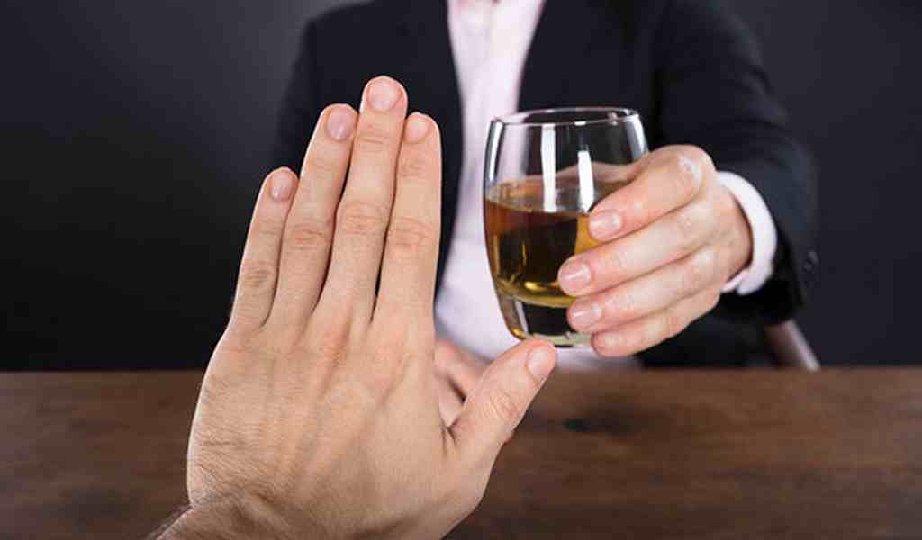Коронавирус и алкоголь: стоит ли пить в период эпидемии?