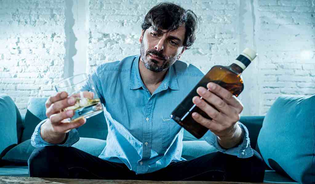 Алкогольный тремор: почему возникает и как устранить?