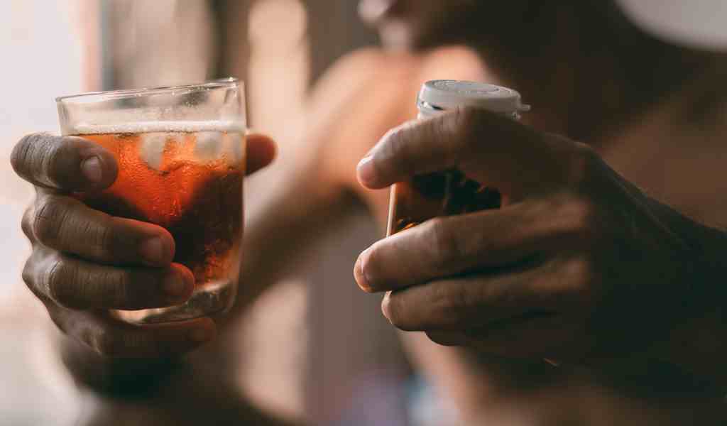 Алкогольный тремор: почему возникает и как устранить?